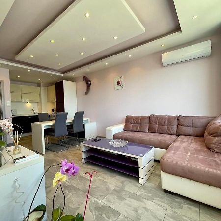 Апартамент Чаролит / Apartment Charoite Burgas Luaran gambar