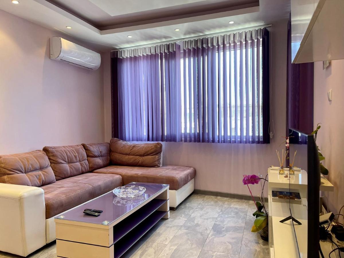 Апартамент Чаролит / Apartment Charoite Burgas Luaran gambar