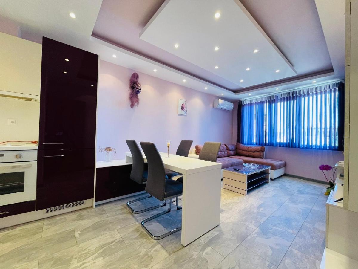Апартамент Чаролит / Apartment Charoite Burgas Luaran gambar