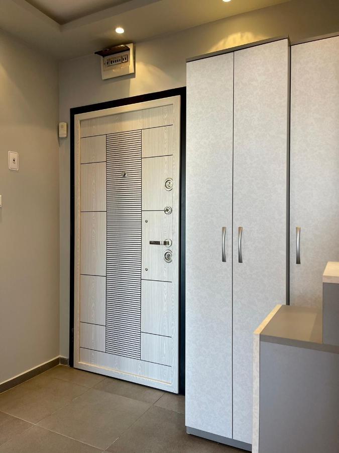 Апартамент Чаролит / Apartment Charoite Burgas Luaran gambar