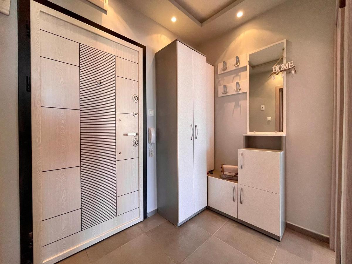 Апартамент Чаролит / Apartment Charoite Burgas Luaran gambar