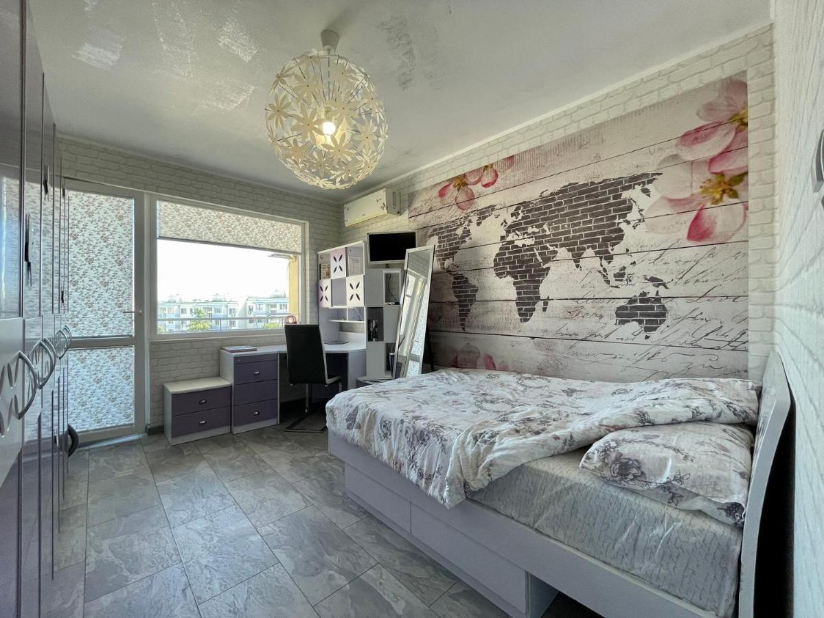 Апартамент Чаролит / Apartment Charoite Burgas Luaran gambar
