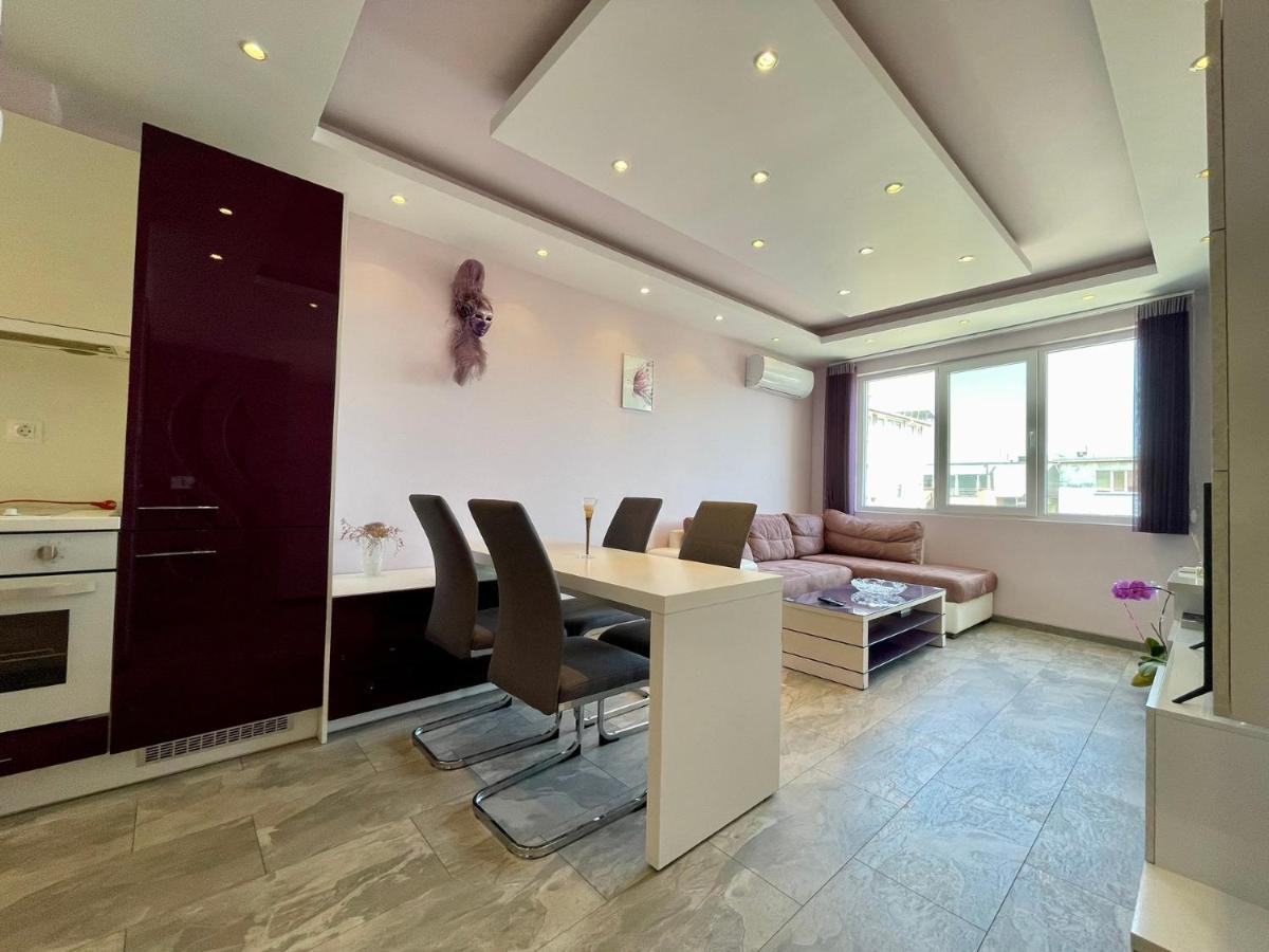 Апартамент Чаролит / Apartment Charoite Burgas Luaran gambar
