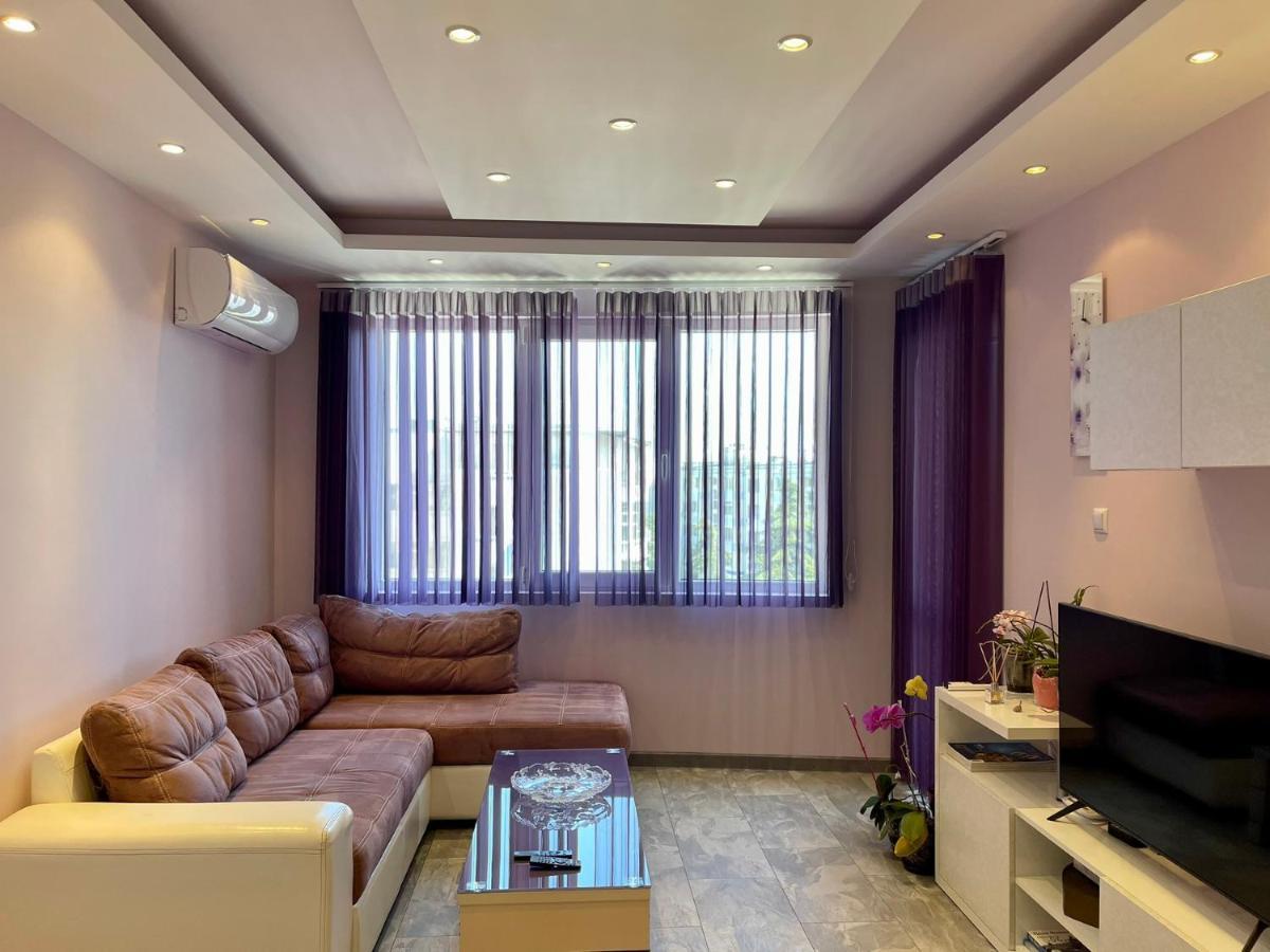 Апартамент Чаролит / Apartment Charoite Burgas Luaran gambar